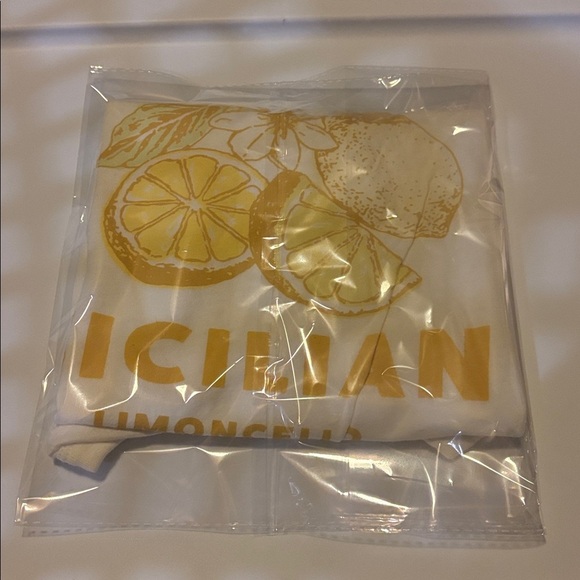 American Eagle Outfitters White and Gold Graphic Tee - Picture 6 of 8